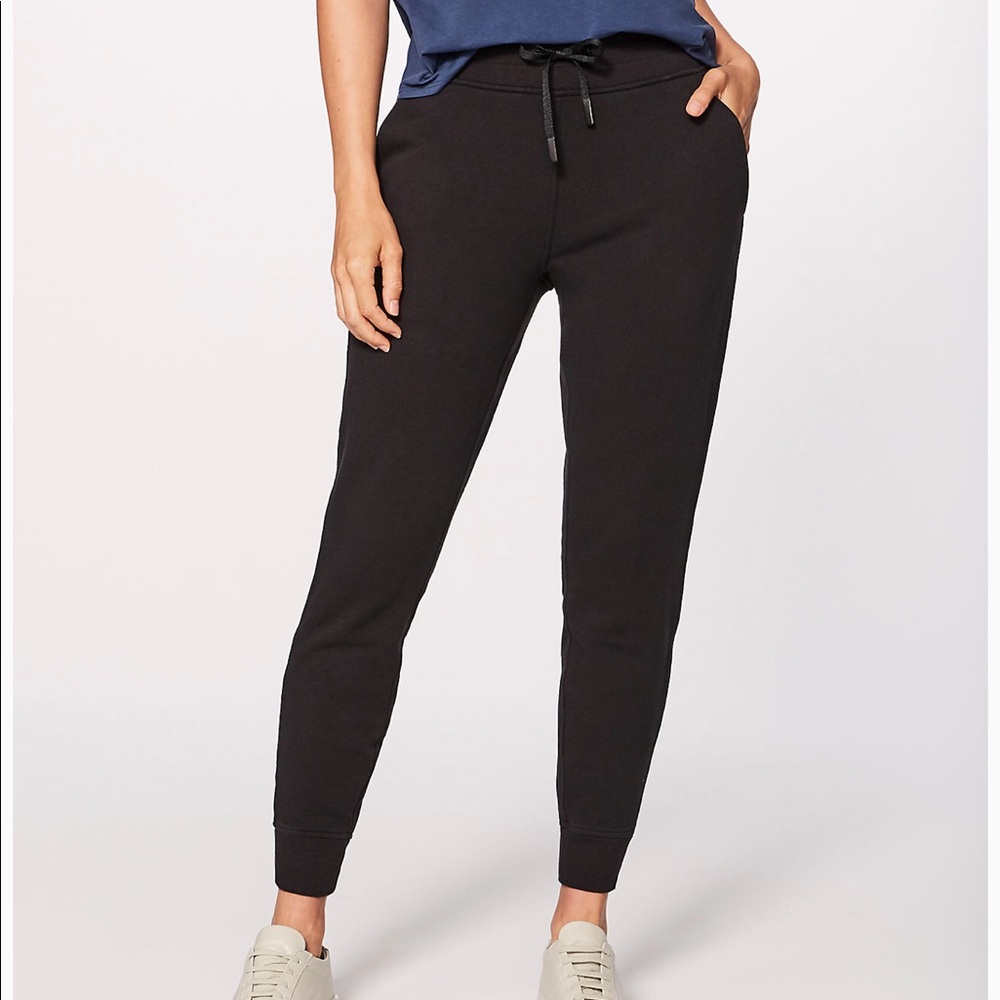 Lululemon Warm Down Jogger - size 4